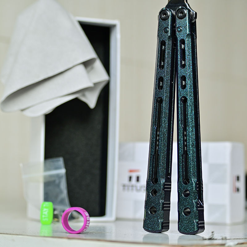 TITUS Sirius Bailisong Butterfly Knife Anodic Oxidation/Ceramic Surface 7075 Aluminum Channel Handle VG10 Blade Bushing System Jilt Free-swinging Knives