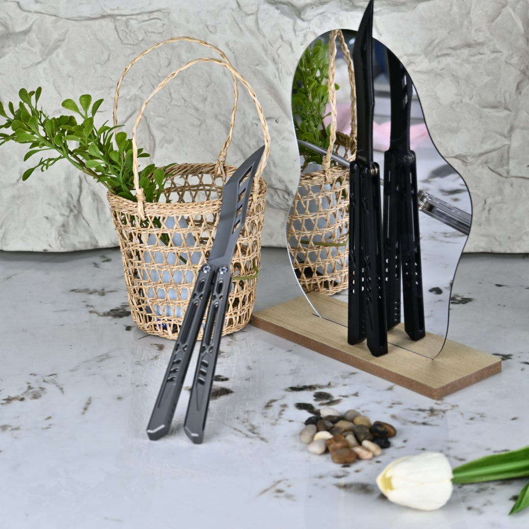 TITUS Sparrow Bailisong Butterfly Knife Titanium Handle Fine-tuned VG10 Blade Bushing System Jilt Free-swinging Knives